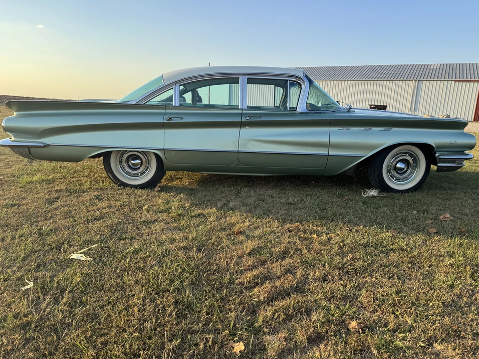 1960 Buick LeSabre - Image 4 of 31