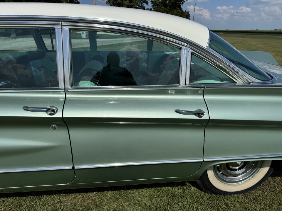 1960 Buick LeSabre - Image 19 of 31