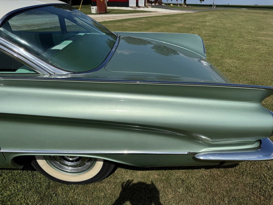 1960 Buick LeSabre - Image 21 of 31