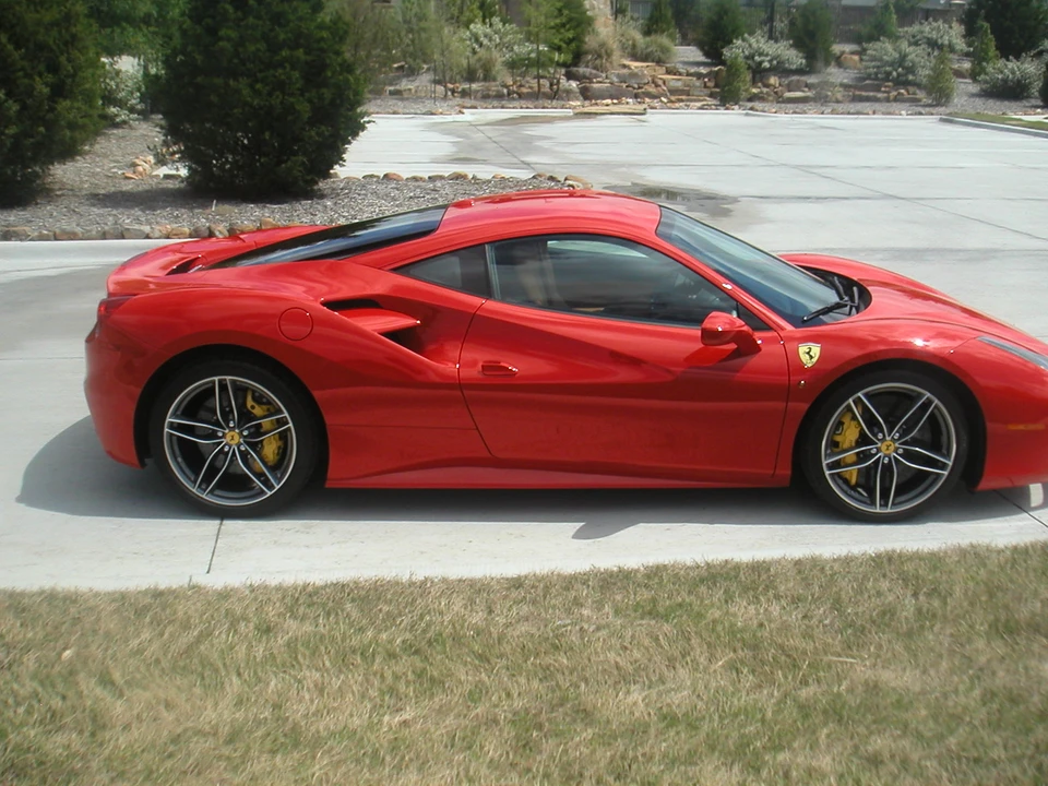 2016 Ferrari 488 GTB - Image 10 of 31