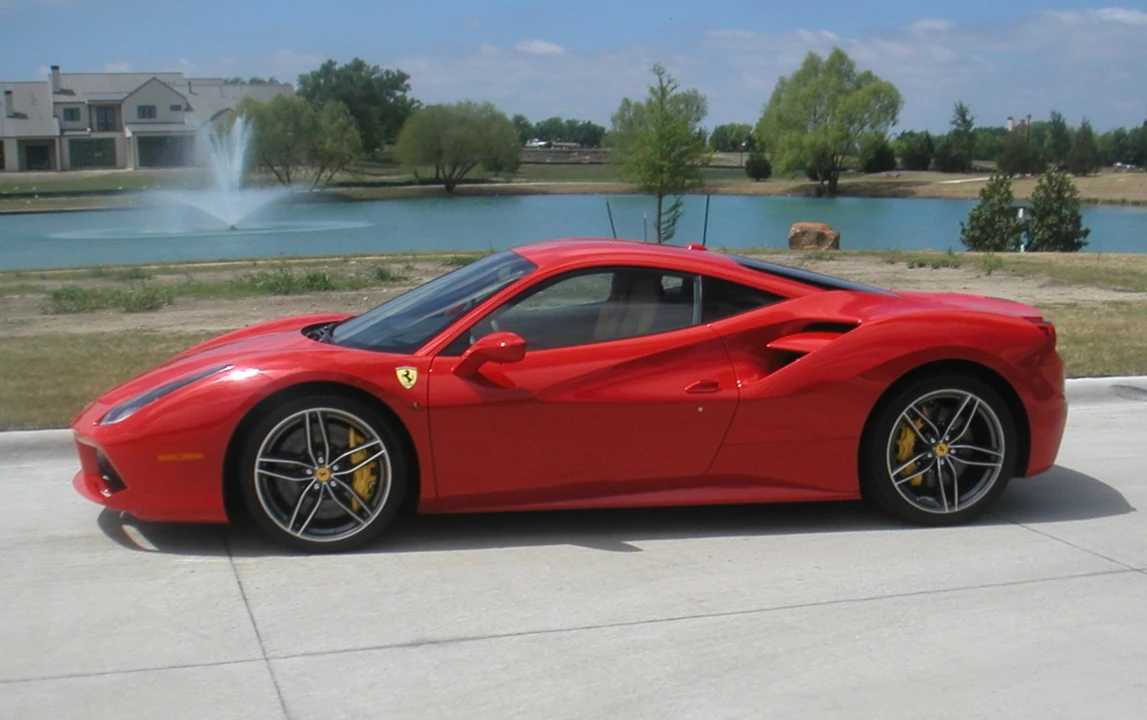 2016 Ferrari 488 GTB - Image 4 of 31