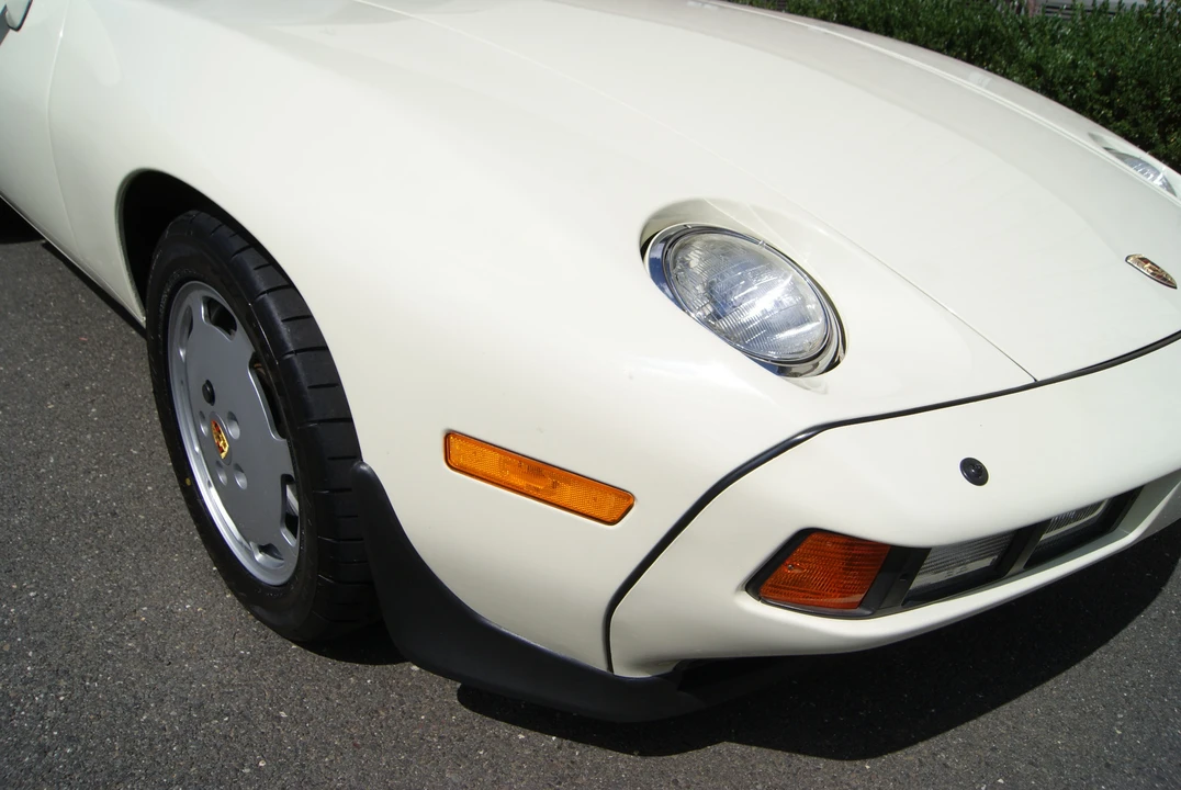 1984 Porsche 928 S - Image 11 of 31