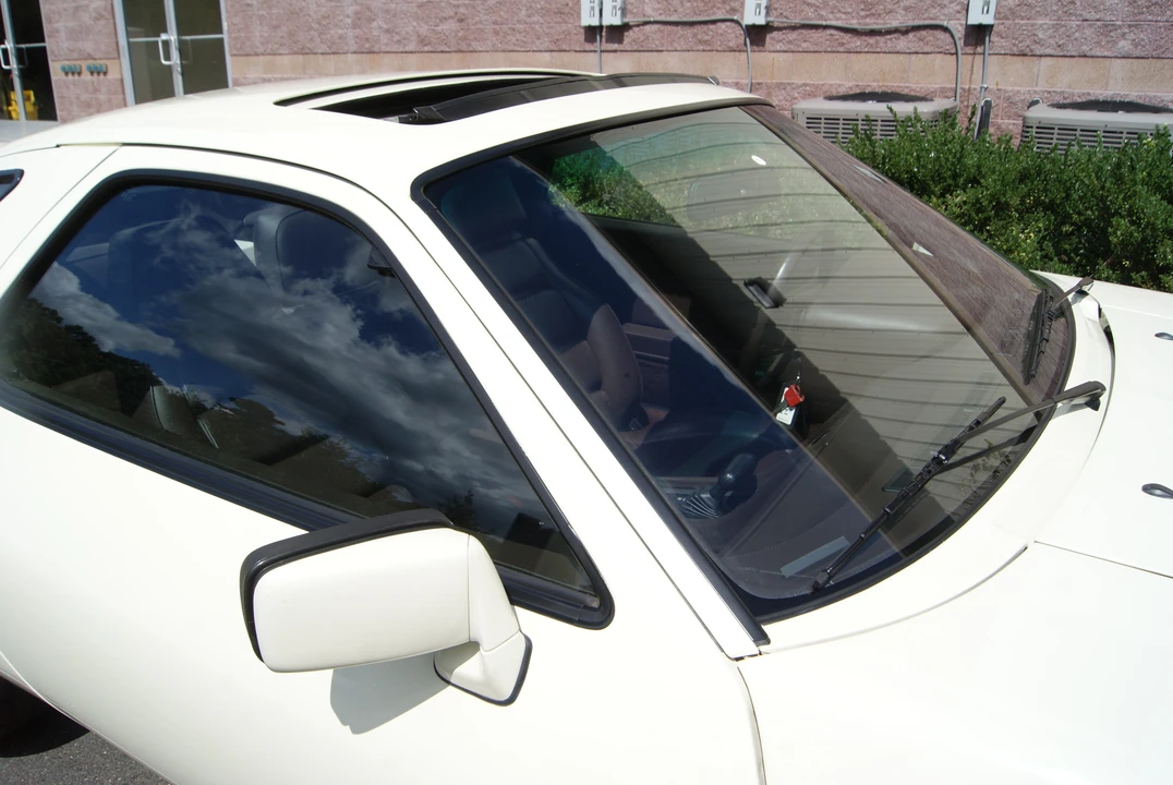 1984 Porsche 928 S - Image 18 of 31