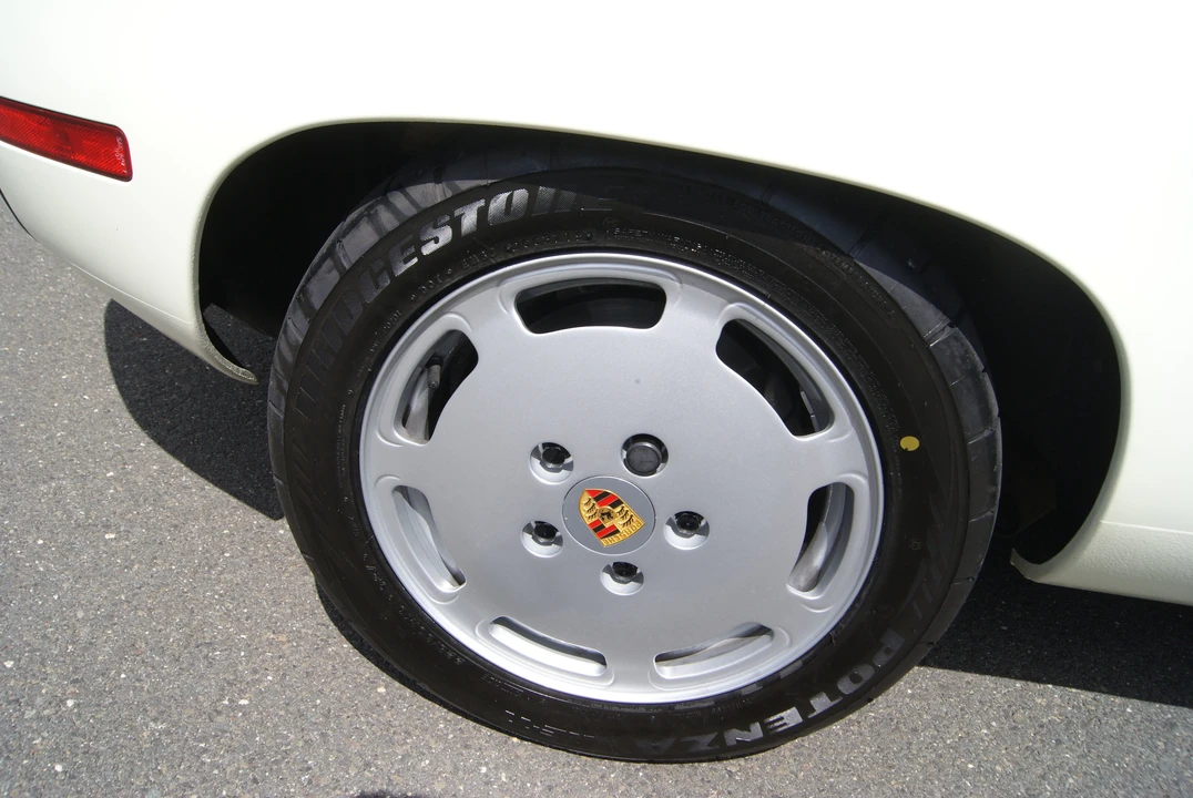 1984 Porsche 928 S - Image 22 of 31