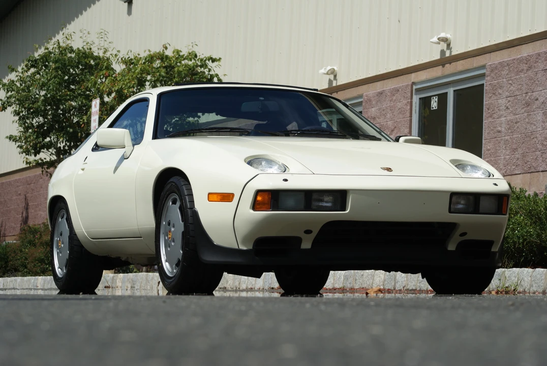 1984 Porsche 928 S - Image 3 of 31