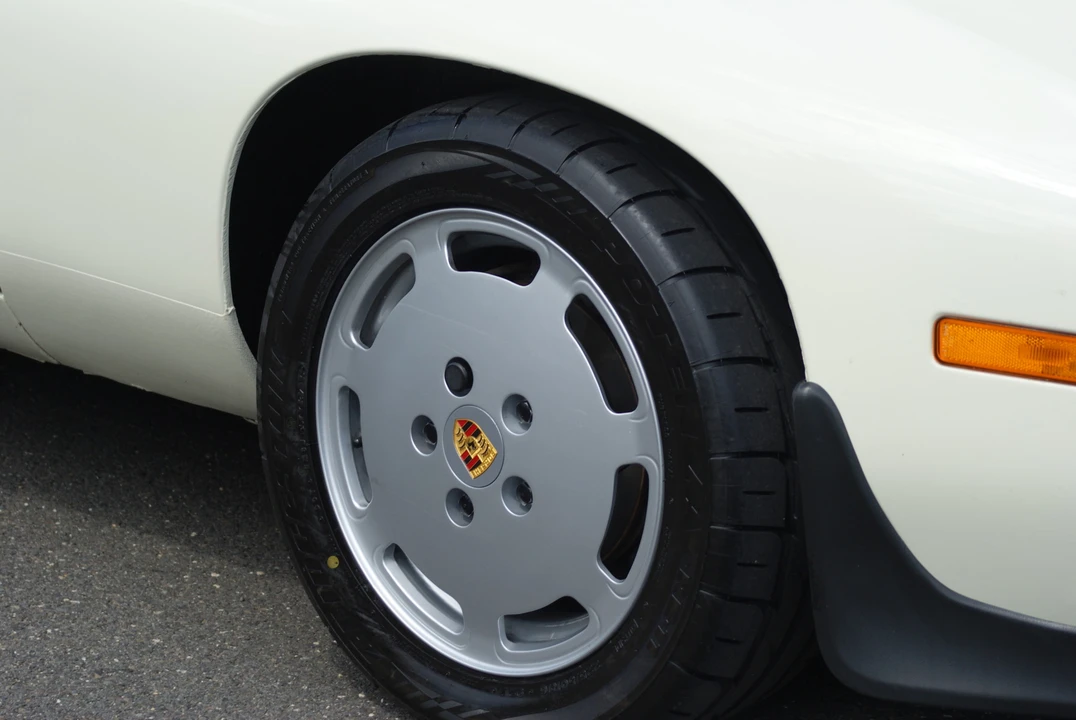 1984 Porsche 928 S - Image 15 of 31