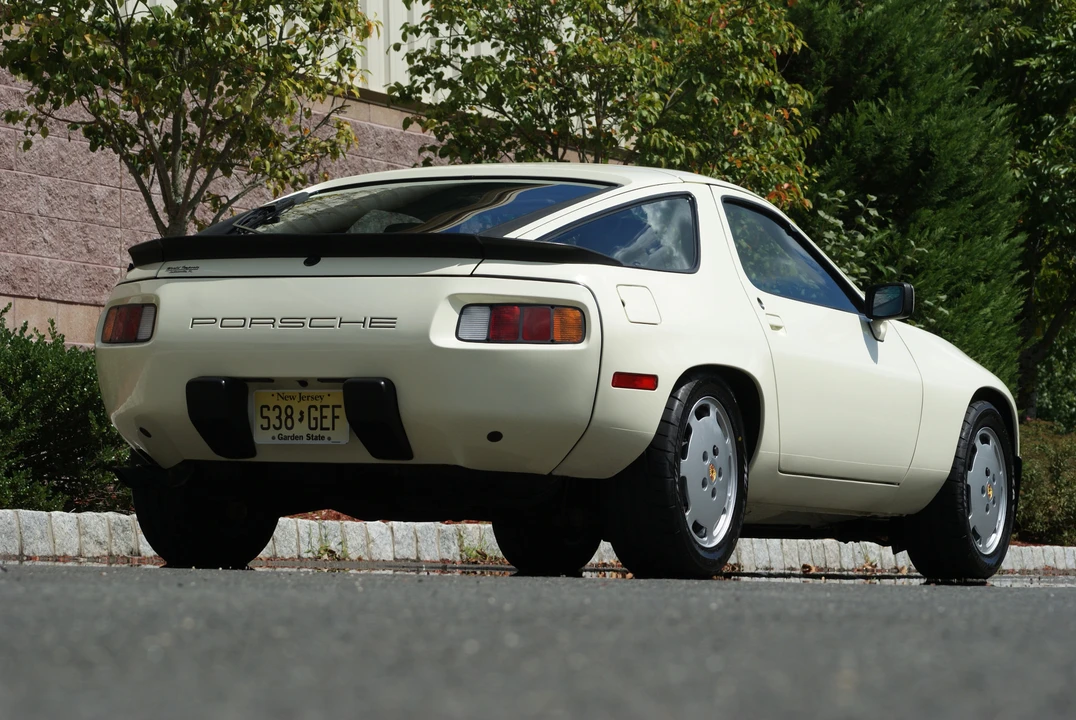 1984 Porsche 928 S - Image 5 of 31