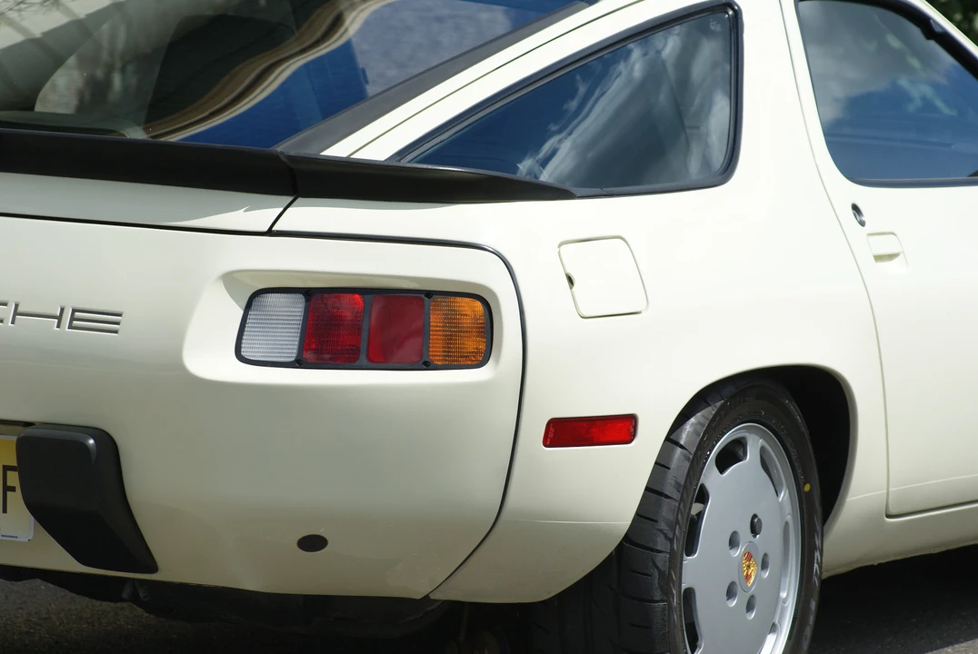 1984 Porsche 928 S - Image 27 of 31