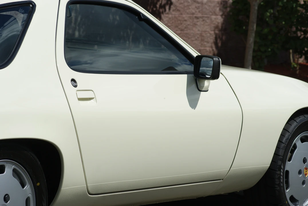 1984 Porsche 928 S - Image 25 of 31