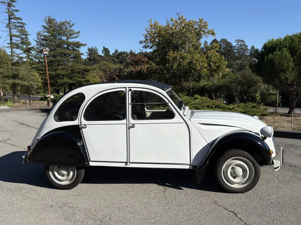 Citroen 2CV - Image 10 of 31