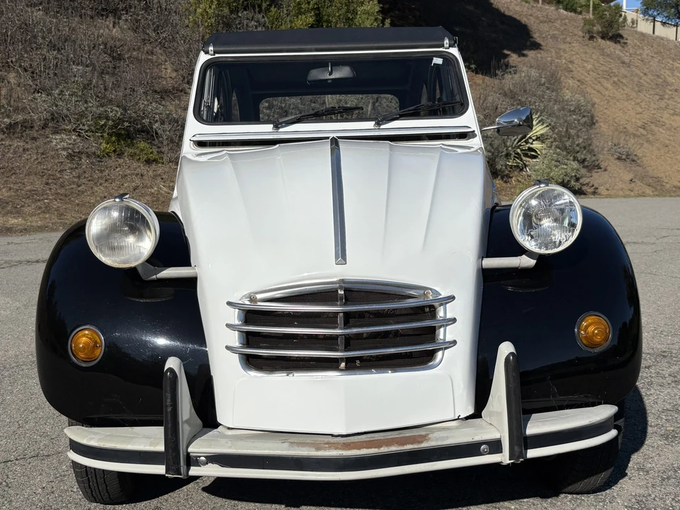 Citroen 2CV - Image 15 of 31