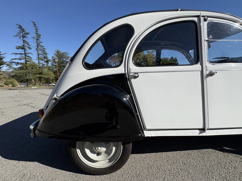 Citroen 2CV - Image 23 of 31
