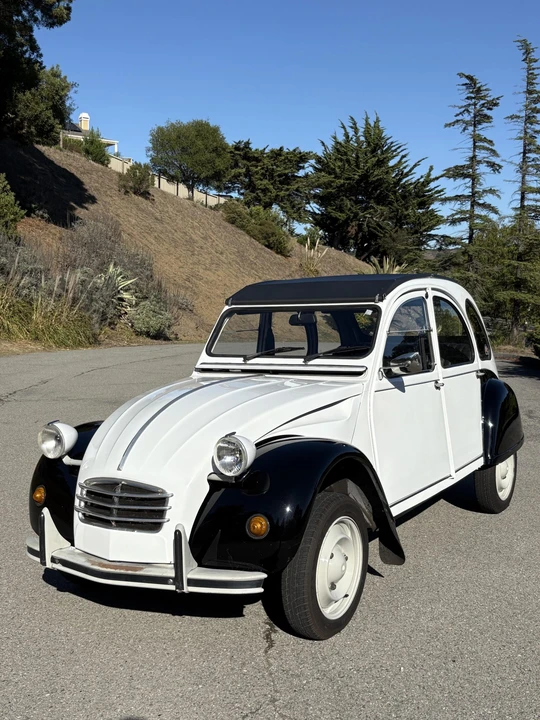 Citroen 2CV - Image 2 of 31