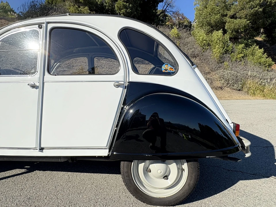 Citroen 2CV - Image 22 of 31