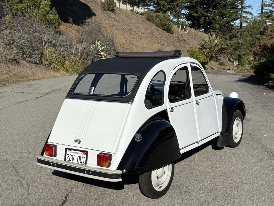Citroen 2CV - Image 9 of 31