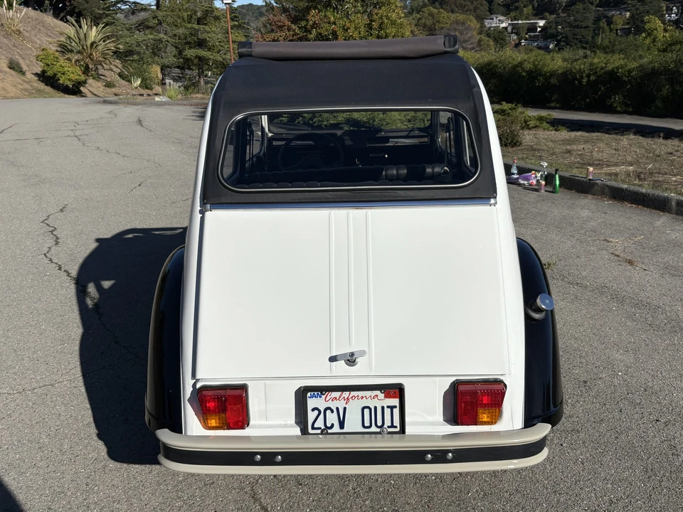 Citroen 2CV - Image 8 of 31