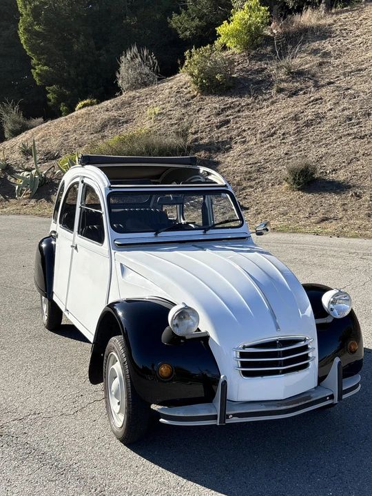 Citroen 2CV - Image 11 of 31