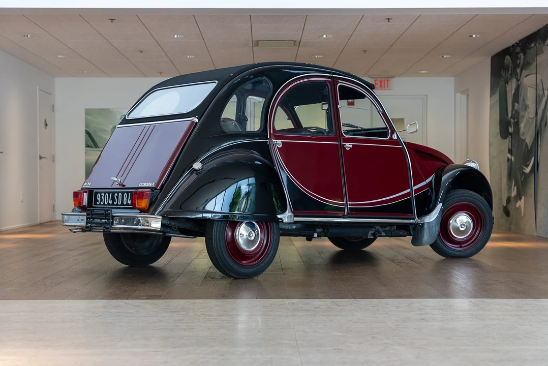 Citroen 2CV - Image 10 of 31