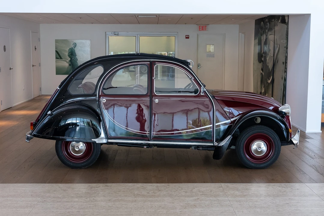 Citroen 2CV - Image 9 of 31