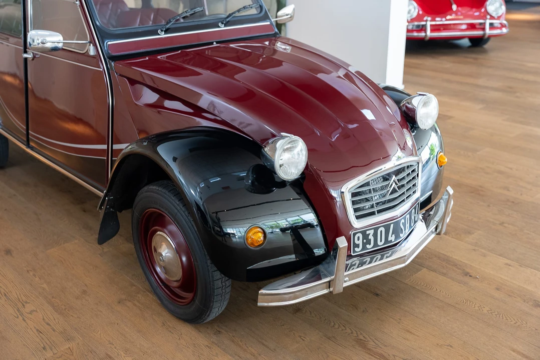 Citroen 2CV - Image 18 of 31