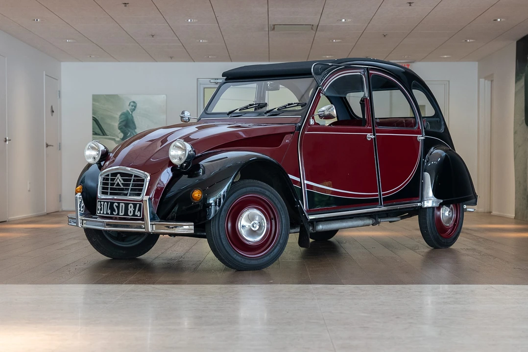 Citroen 2CV - Image 2 of 31