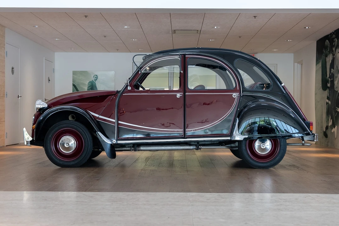 Citroen 2CV - Image 16 of 31