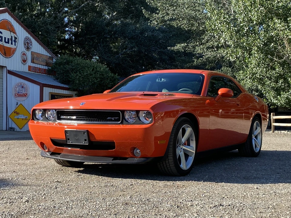 2009 Dodge Challenger SRT8 & 392 3rd Gen - Image 4 of 31