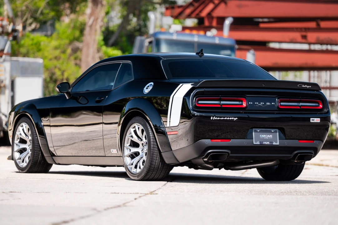 2023 Dodge Challenger SRT Hellcat 3rd Gen - Image 19 of 31