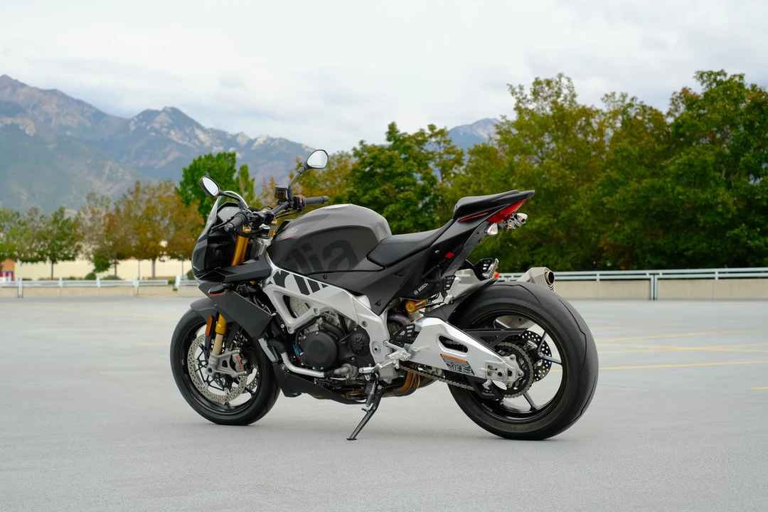2019 Aprilia - Image 11 of 31