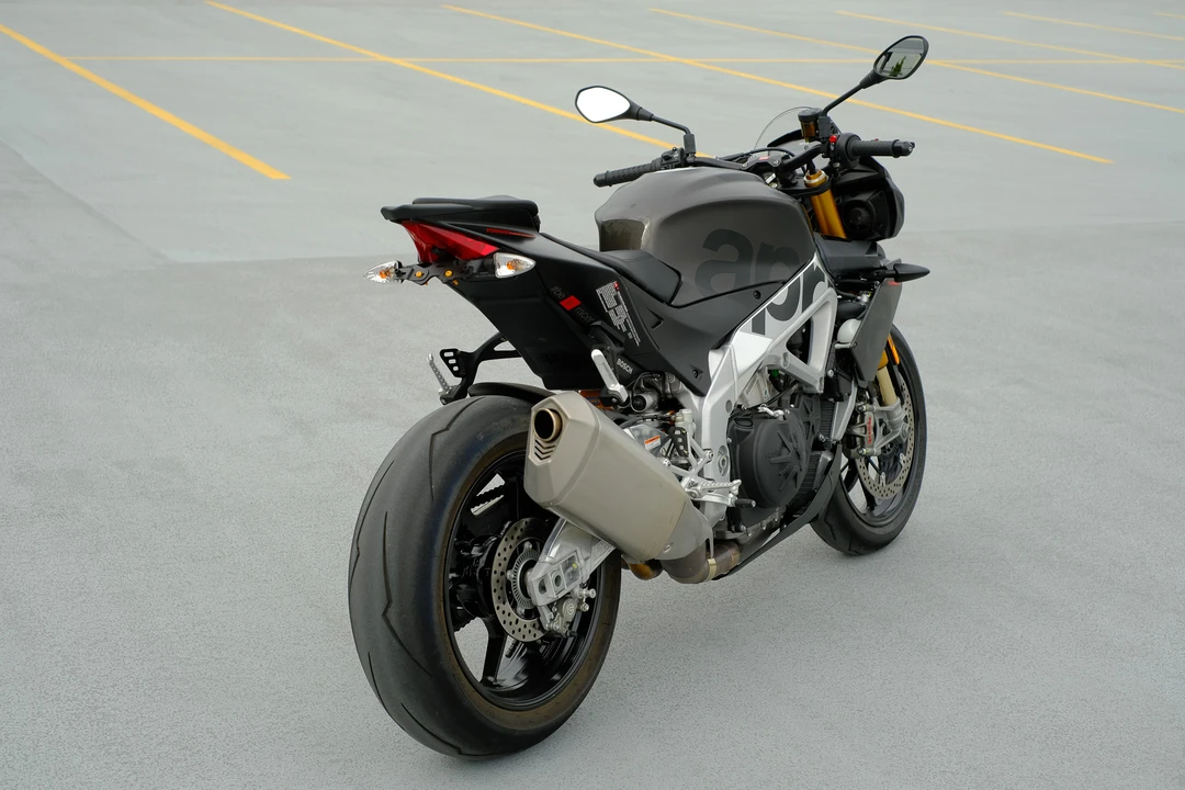 2019 Aprilia - Image 14 of 31