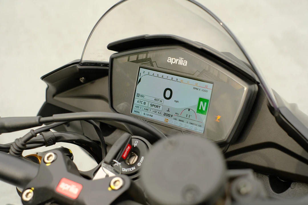 2019 Aprilia - Image 25 of 31