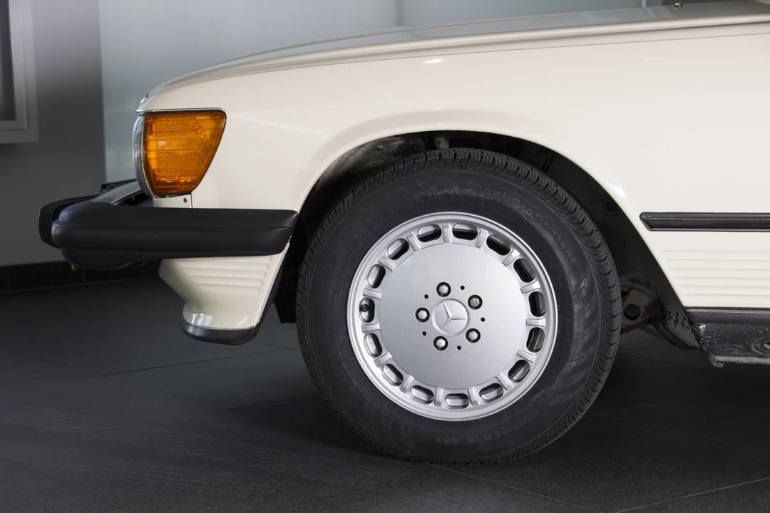 1987 Mercedes-Benz R107 SL-Class - Image 4 of 31