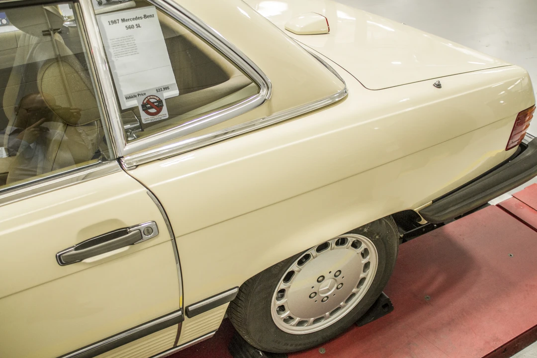 1987 Mercedes-Benz R107 SL-Class - Image 23 of 31