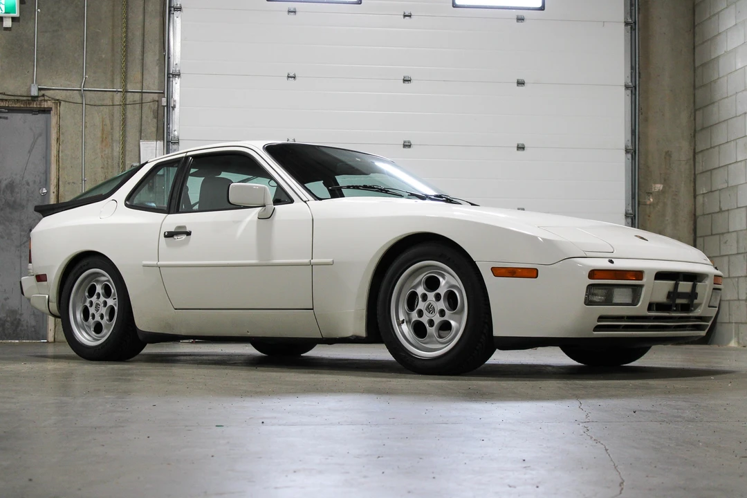 1986 Porsche 944 Turbo - Image 17 of 31