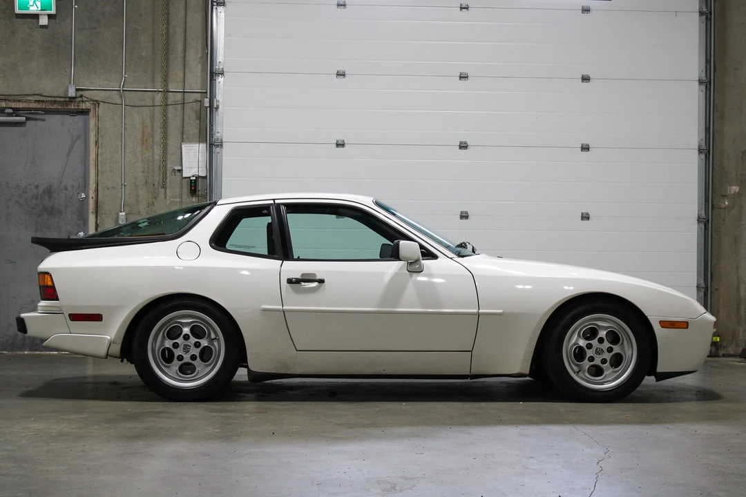 1986 Porsche 944 Turbo - Image 23 of 31