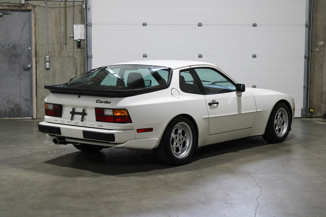 1986 Porsche 944 Turbo - Image 26 of 31