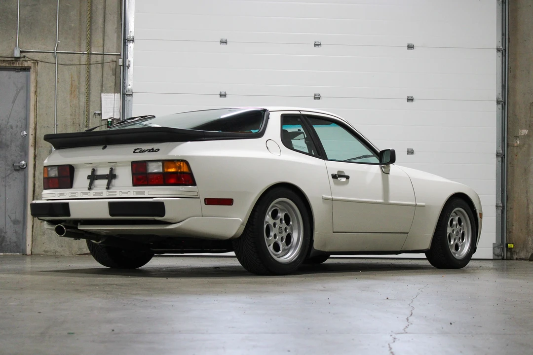 1986 Porsche 944 Turbo - Image 27 of 31