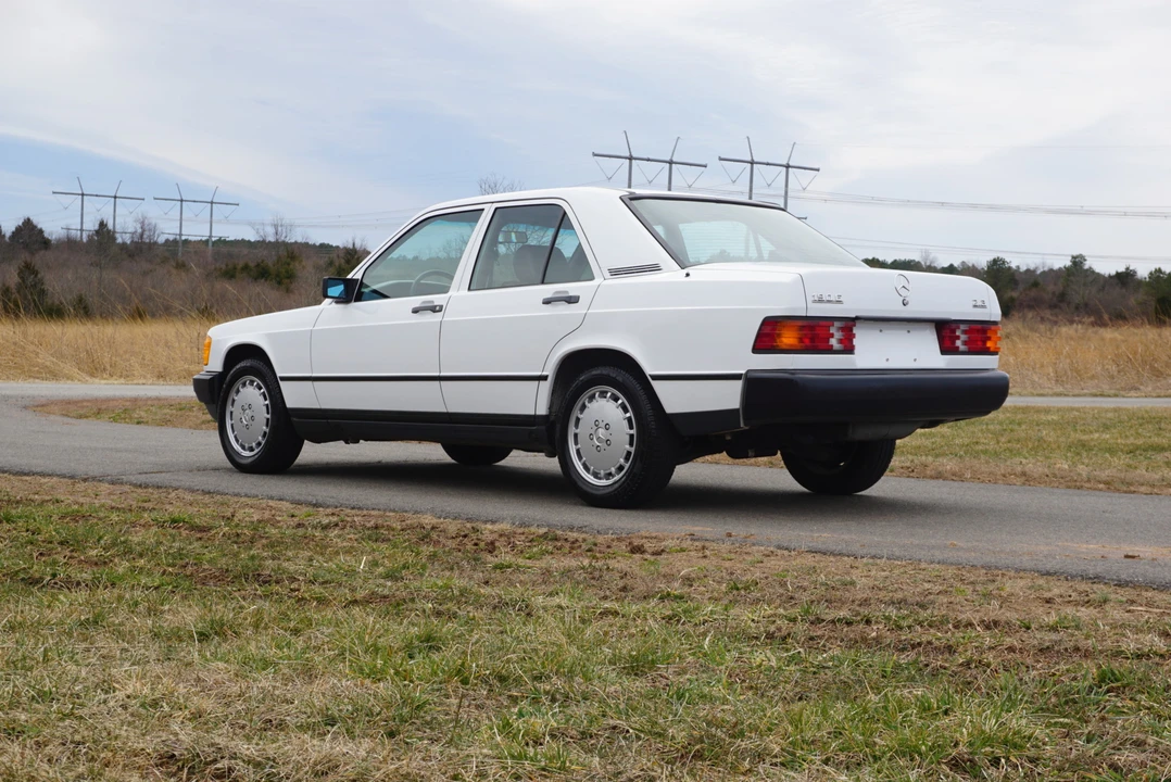 1986 Mercedes-Benz 190E - Image 12 of 31