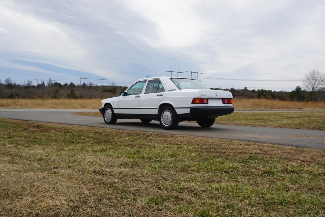 1986 Mercedes-Benz 190E - Image 10 of 31