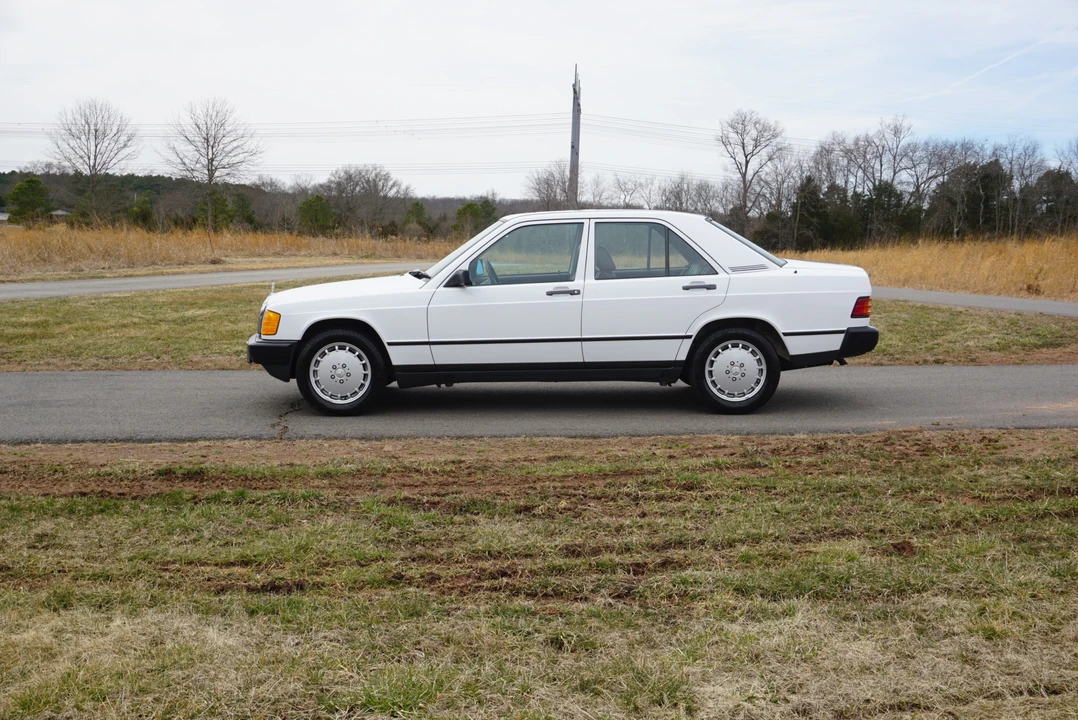 1986 Mercedes-Benz 190E - Image 7 of 31