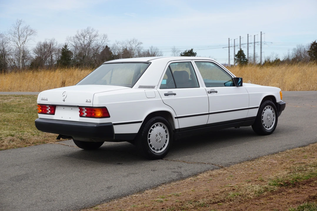 1986 Mercedes-Benz 190E - Image 15 of 31