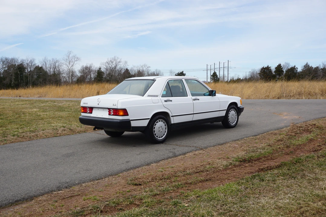 1986 Mercedes-Benz 190E - Image 16 of 31