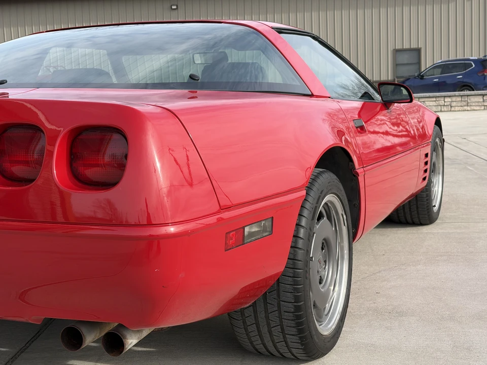 1991 Chevrolet Corvette C4 - Image 28 of 31