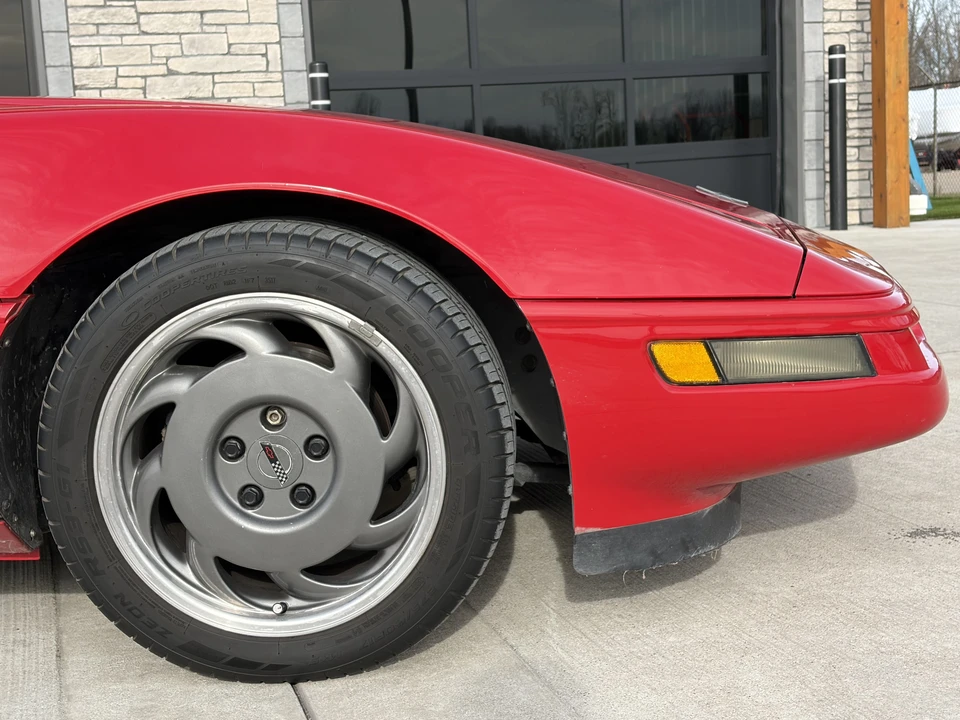 1991 Chevrolet Corvette C4 - Image 19 of 31