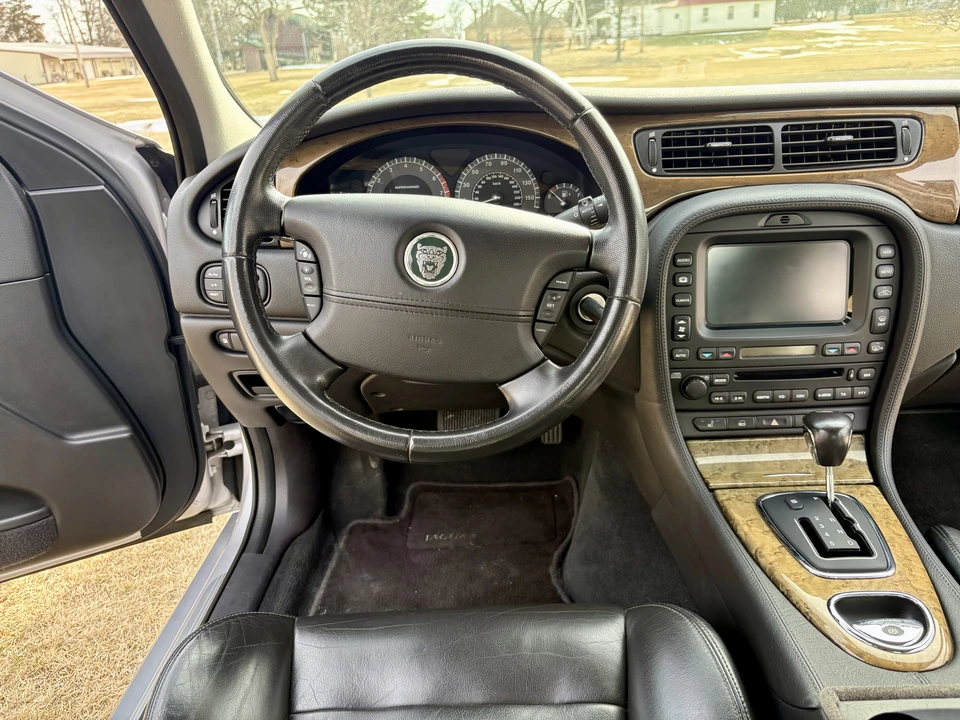 2003 Jaguar S-Type 2nd Gen - Image 23 of 31
