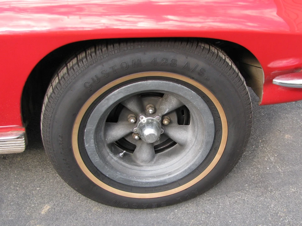 1963 Chevrolet Corvette C2 - Image 16 of 31