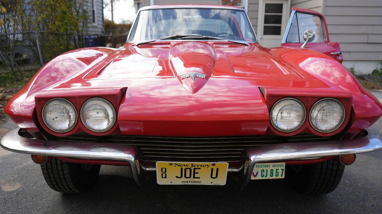 1963 Chevrolet Corvette C2 - Image 10 of 31