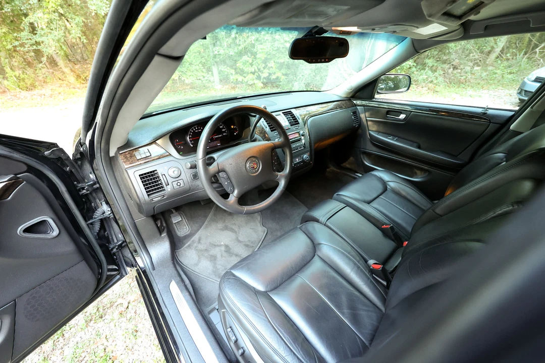 2008 Cadillac DTS - Image 24 of 31