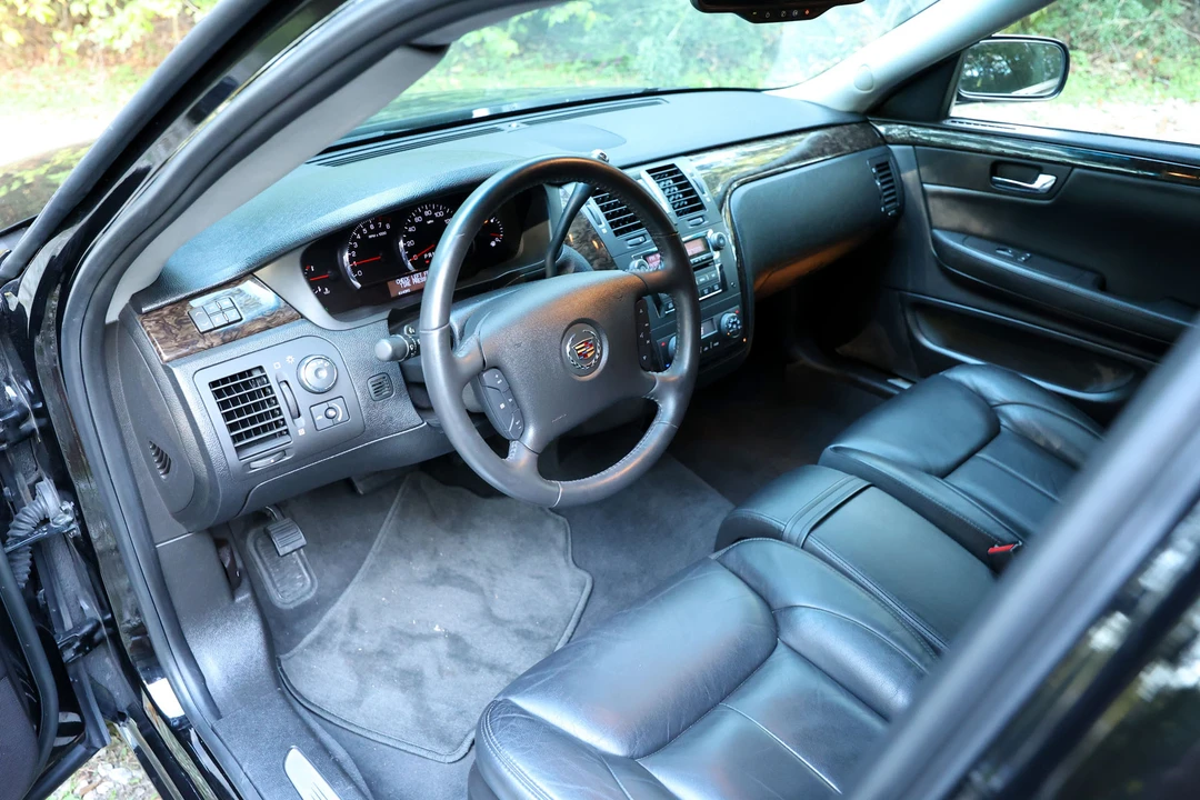 2008 Cadillac DTS - Image 26 of 31