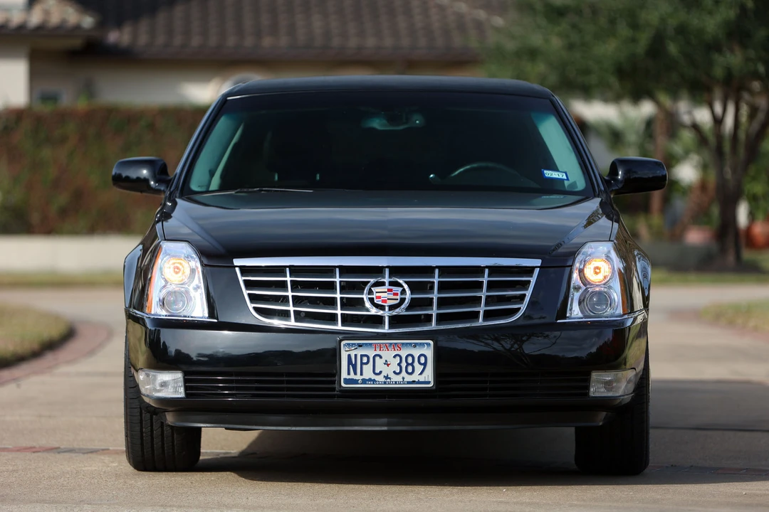 2008 Cadillac DTS - Image 3 of 31